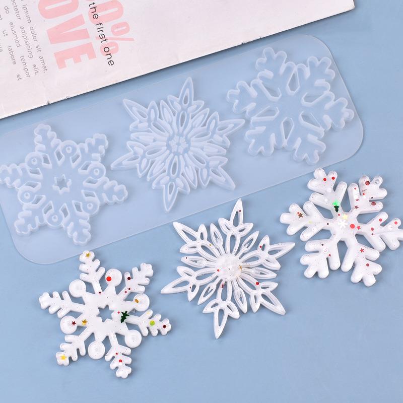 Christmas Craft Embellishment - Christmas Hollow Snowflake Ornament Silicone Mold