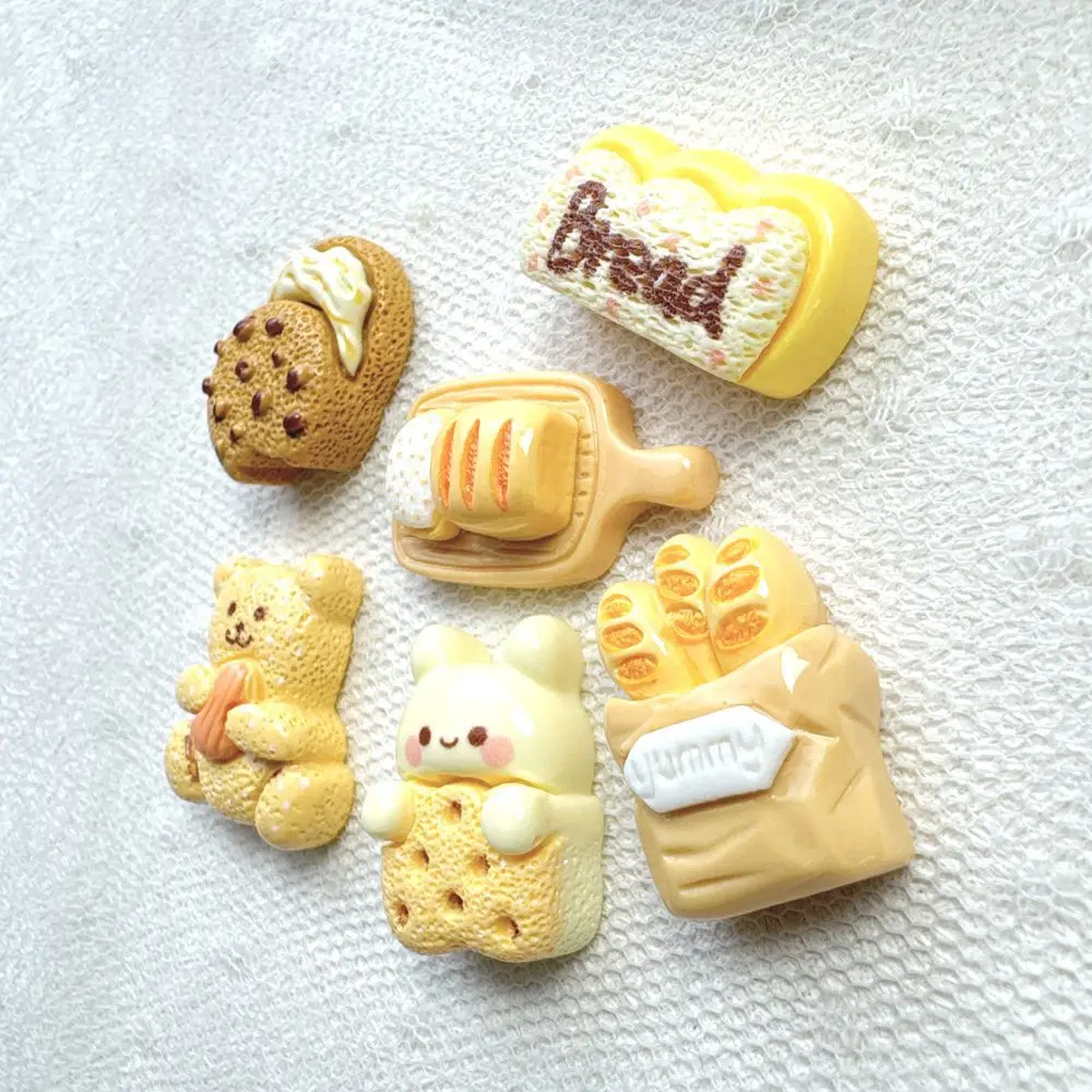 Kawaii Mini Resin Bear Shape B - Christmas Craft Embellishment 评论和价格