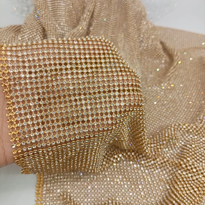 45x120cm Sparkly Gold Base Rhi - Crystal Mesh Fabric 评论和价格