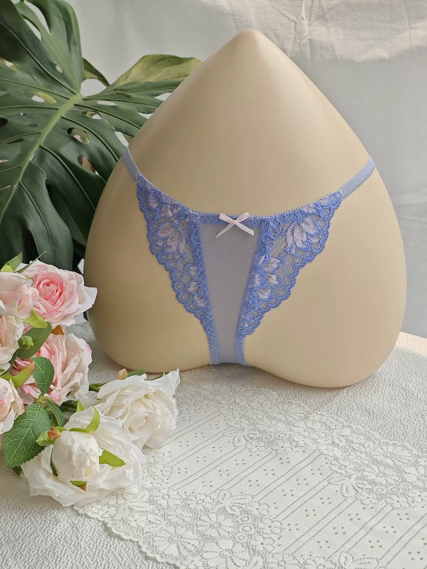 Black Lace Man's T-brief Embro - Embroidery Embellishments 评论和价格